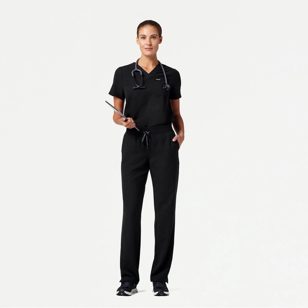 The Ava Essential Scrub Set